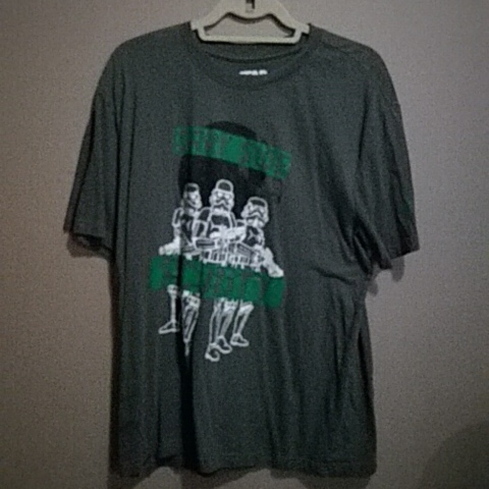 Graphic tshirt star wars size large
